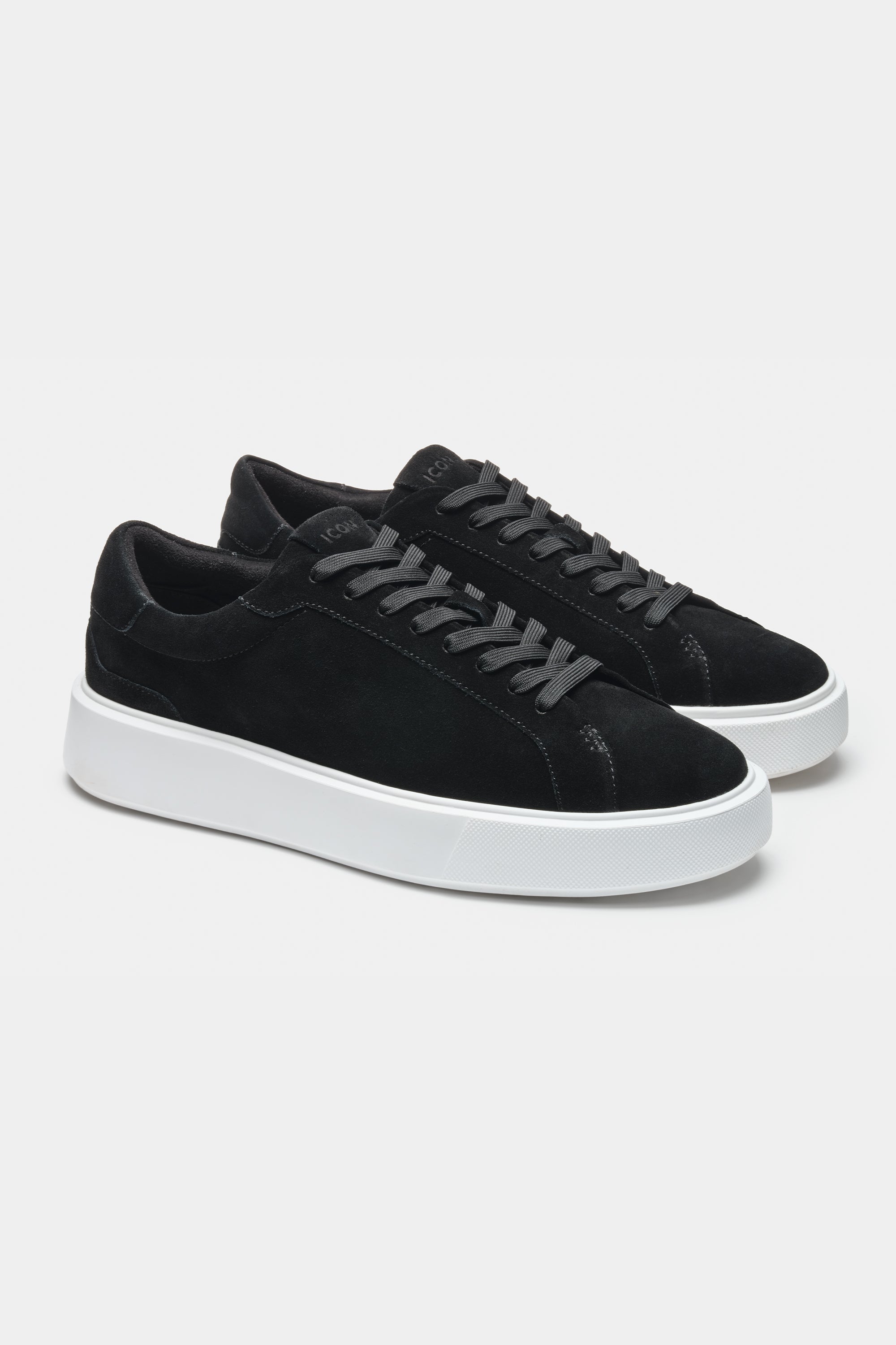 THE CLASSIC SUEDE TRAINER
